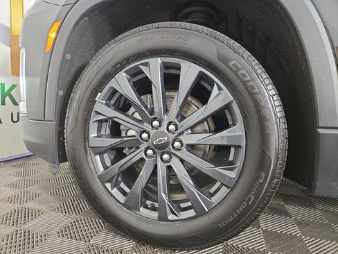 Used 2023 Chevrolet Traverse RS image 35