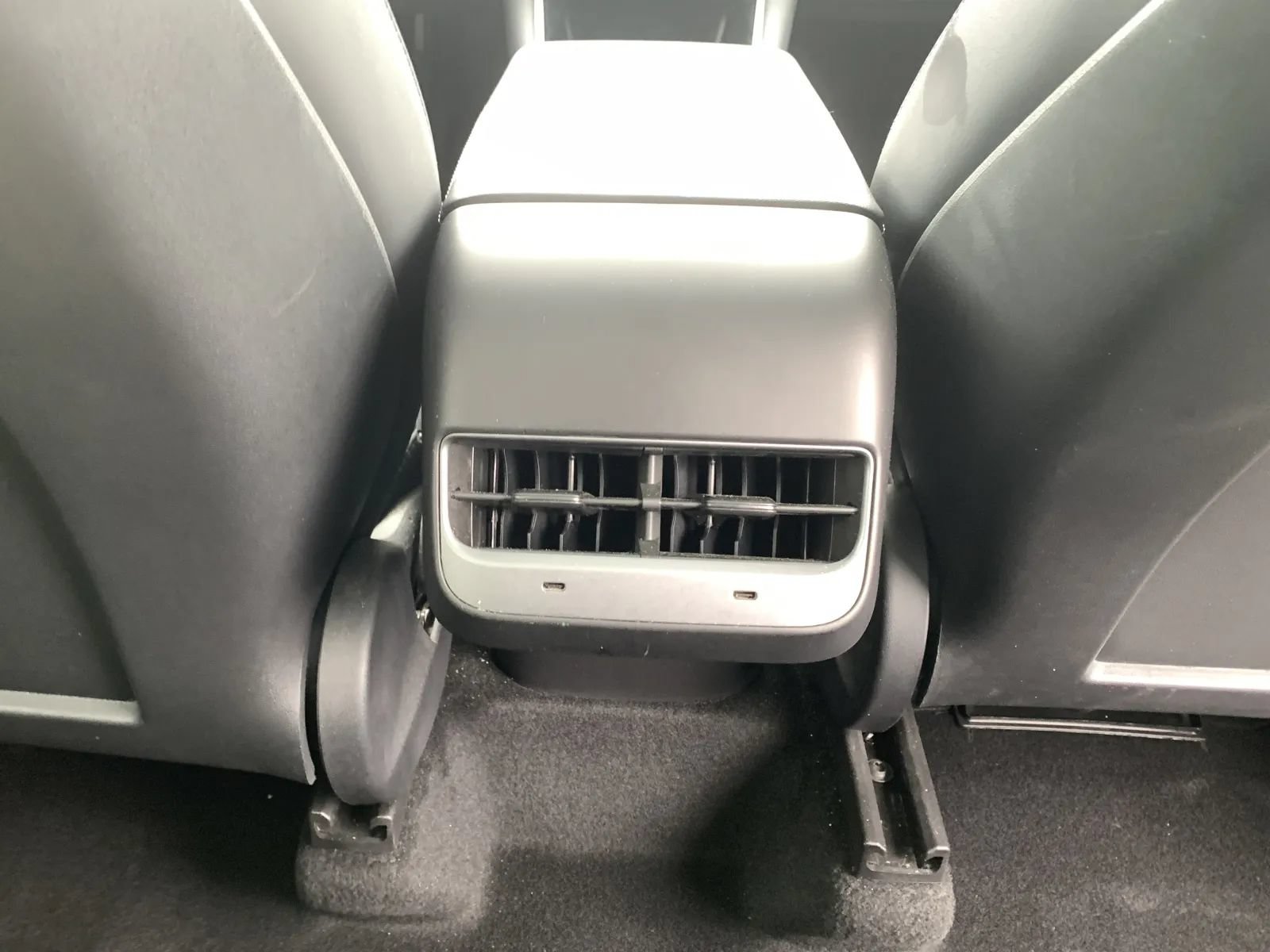 Used 2021 Tesla Model Y Long Range AWD/4WD image 32
