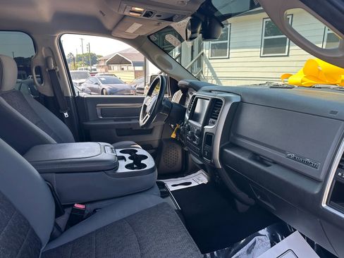 Used 2019 RAM 1500 Big Horn RWD image 16