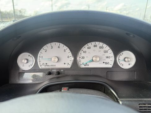 Used 2004 Ford Thunderbird Deluxe image 17