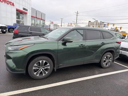 Used 2023 Toyota Highlander XLE