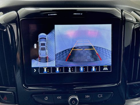 Used 2021 Chevrolet Traverse LT w/ LT Premium Package AWD/4WD image 23