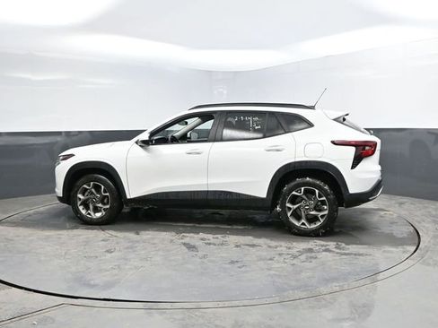 Used 2025 Chevrolet Trax LT image 5