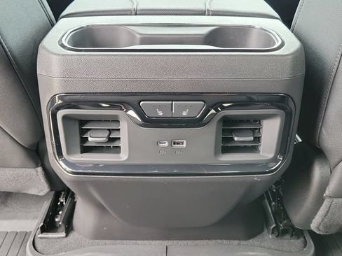 Used 2024 GMC Sierra 1500 AT4 w/ AT4 Premium Package AWD/4WD image 12