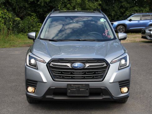 Used 2023 Subaru Forester Limited AWD/4WD image 2
