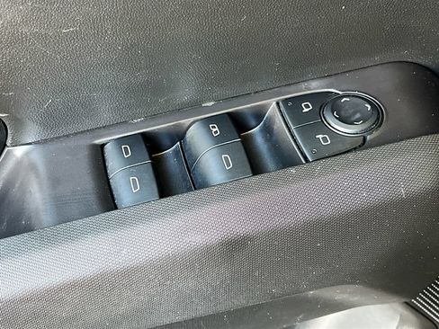 Used 2025 Chevrolet Colorado Trail Boss AWD/4WD image 18