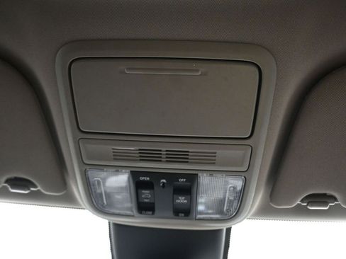 Used 2024 Honda Odyssey EX-L image 25