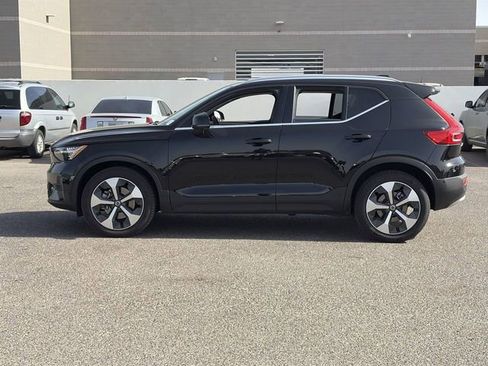 Certified 2025 Volvo XC40 B5 Plus w/ Protection Package Premier AWD/4WD image 10