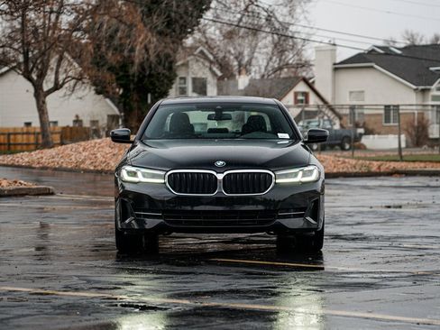 Used 2022 BMW 530i w/ Convenience Package image 2