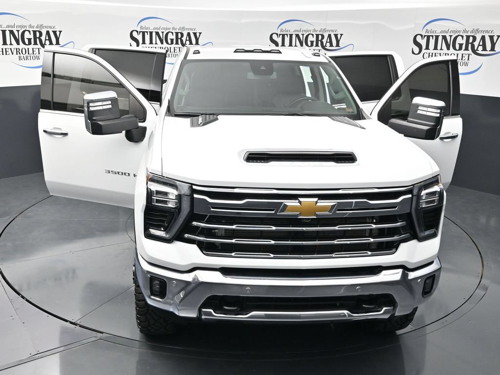 Used 2025 Chevrolet Silverado 3500 LTZ w/ LTZ Plus Package AWD/4WD image 37
