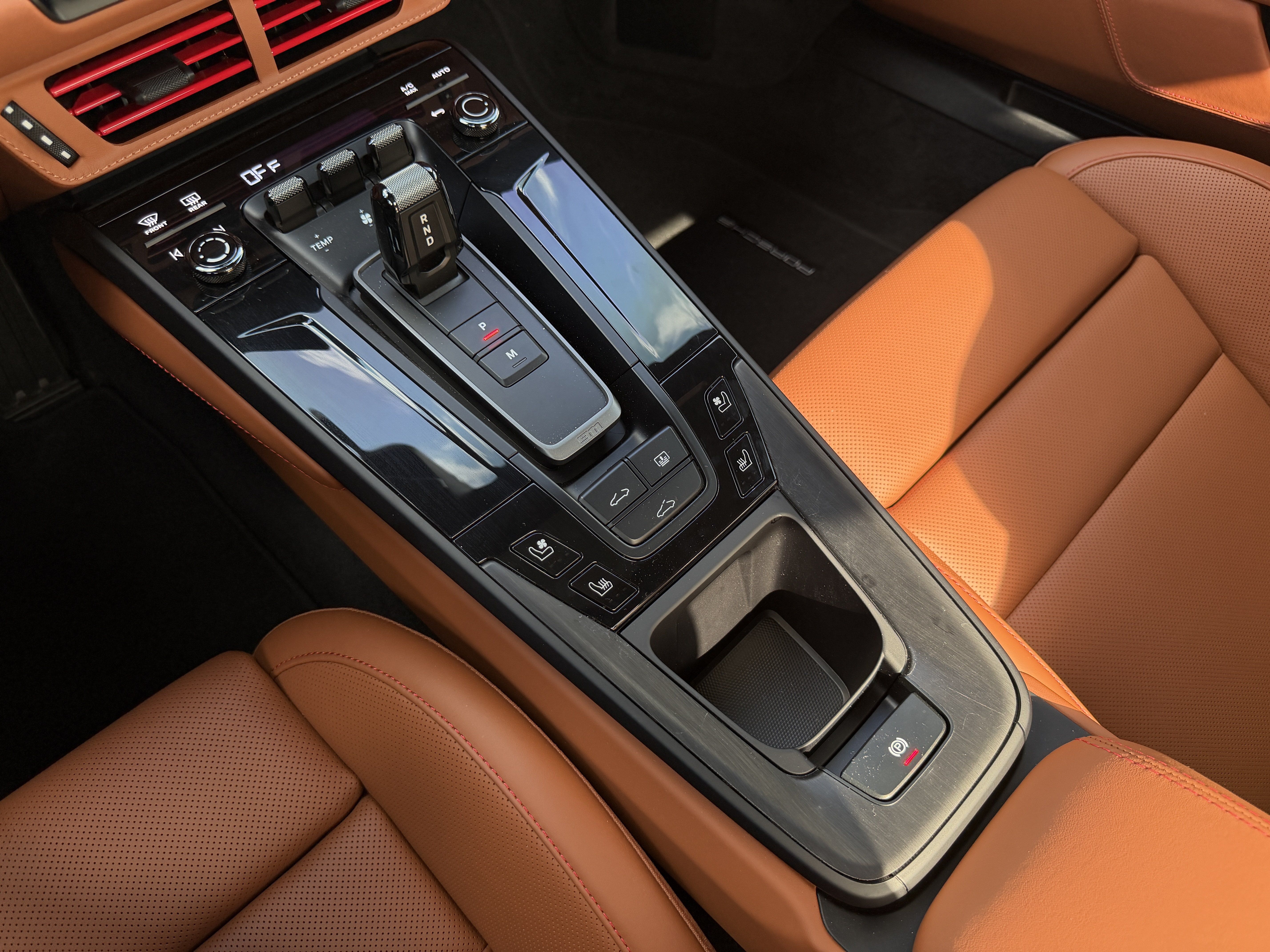 Certified 2025 Porsche 911 Carrera GTS RWD image 26