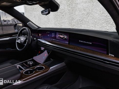 Used 2025 Cadillac Escalade Sport Platinum w/ LPO, Floor Liner Package image 43