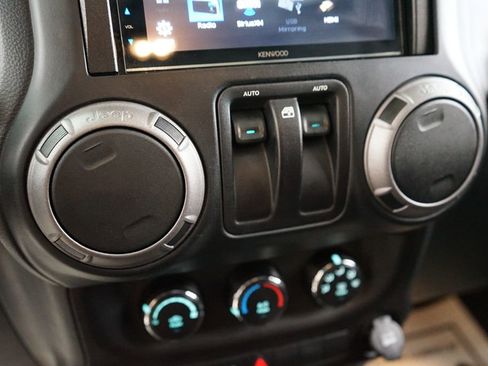 Used 2017 Jeep Wrangler Sport AWD/4WD image 32