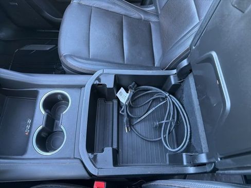 Used 2023 Chevrolet Suburban High Country image 23
