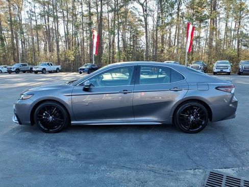 Used 2023 Toyota Camry XSE image 3