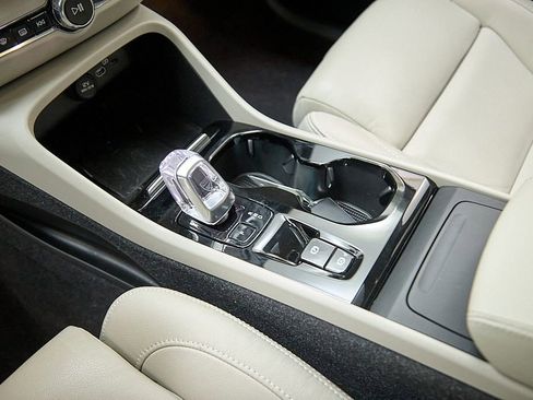 Certified 2023 Volvo XC40 B5 Plus w/ Driver Assist Package image 18