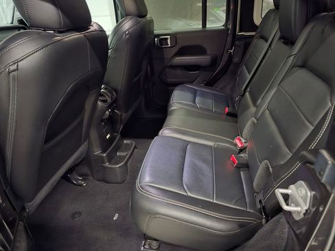 Certified 2021 Jeep Wrangler Unlimited Sahara image 32