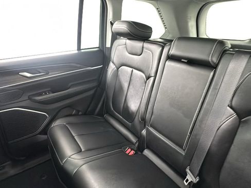 Used 2022 Jeep Grand Cherokee Limited 4xe image 15