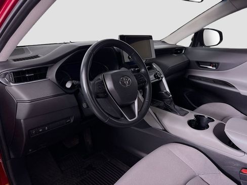 Used 2024 Toyota Venza LE AWD/4WD image 9