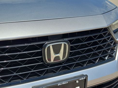 Used 2025 Honda Accord SE image 10