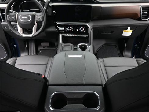 New 2025 GMC Sierra 2500 Denali w/ Denali Reserve Package image 23