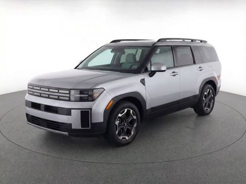 Used 2025 Hyundai Santa Fe SEL image 1