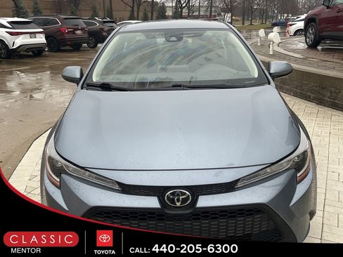 Used 2021 Toyota Corolla LE image 2