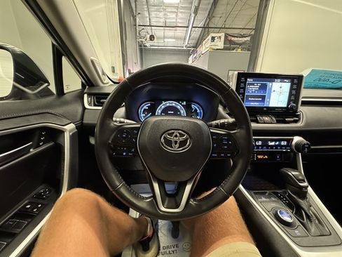 Used 2020 Toyota RAV4 Limited w/ Limited Grade Weather Package AWD/4WD image 20