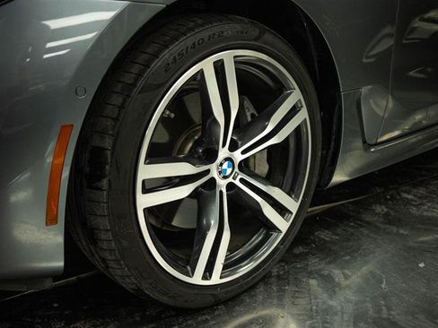 Used 2018 BMW 640i Gran Turismo xDrive w/ Executive Package AWD/4WD image 3