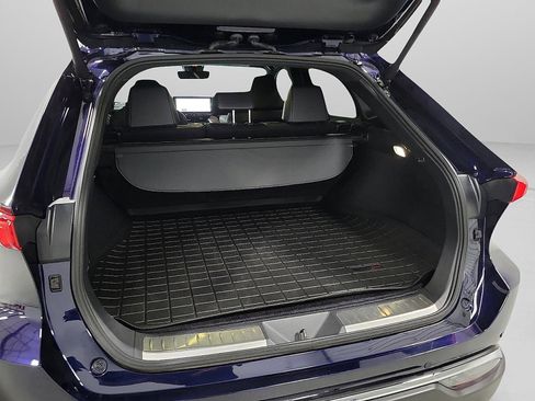 Certified 2024 Toyota Venza XLE image 7