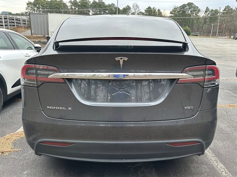 Used 2017 Tesla Model X 100D image 4