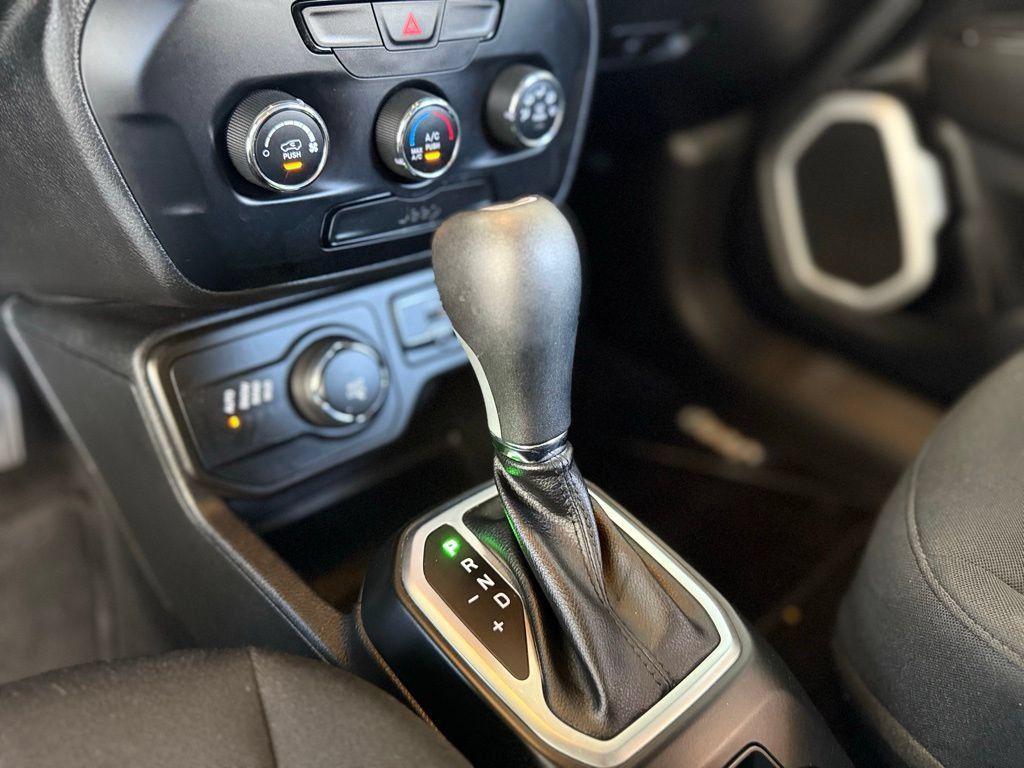 Used 2019 Jeep Renegade Sport AWD/4WD image 28