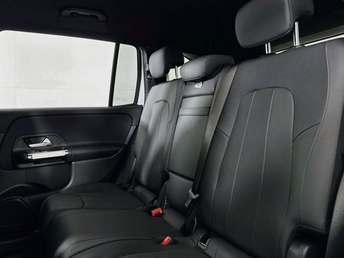 Used 2026 Mercedes-Benz GLB 250 image 7