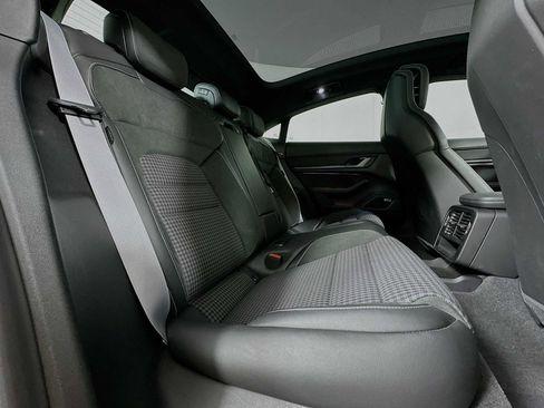 Certified 2025 Porsche Taycan image 29