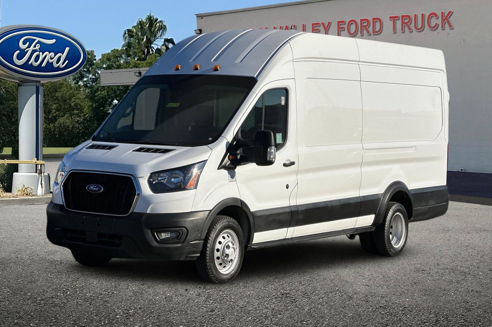 Used 2022 Ford Transit 350 148 High Roof Extended DRW w/ Upfitter Package RWD image 8