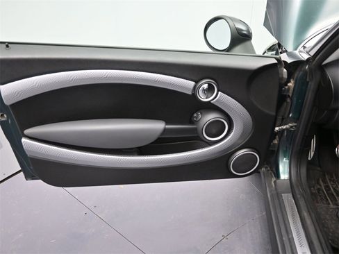Used 2010 MINI Cooper S image 15