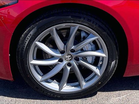 Used 2024 Alfa Romeo Giulia Ti AWD/4WD image 21