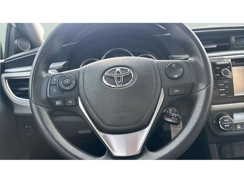 Used 2015 Toyota Corolla LE FWD image 13