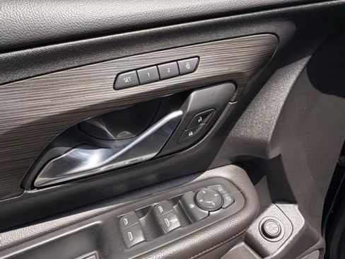 Used 2020 GMC Terrain SLT w/ Preferred Package AWD/4WD image 9