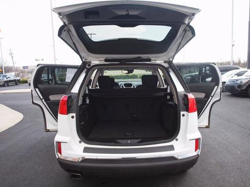 Used 2017 GMC Terrain SLE w/ Driver Alert Package I image 5