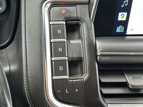 Used 2022 Chevrolet Suburban Premier image 34