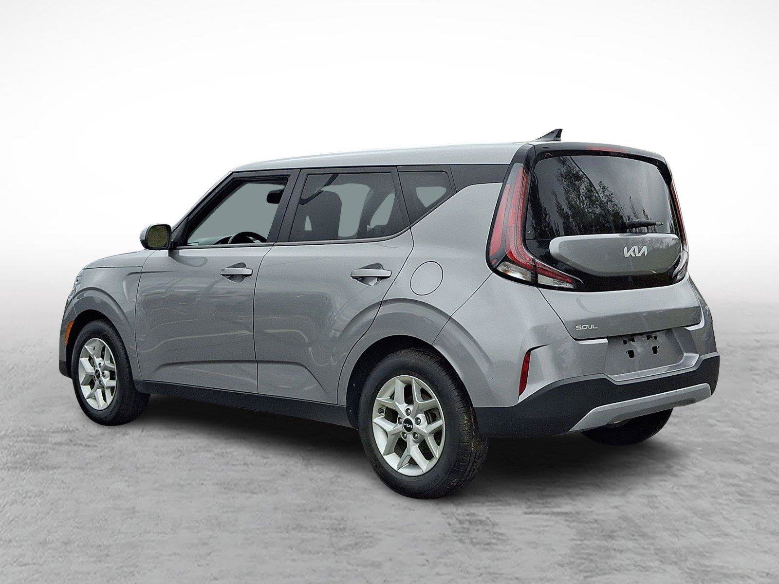 Used 2023 Kia Soul LX w/ Option Group 015 FWD image 4