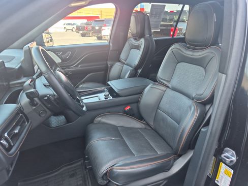 Used 2025 Lincoln Aviator Black Label image 11