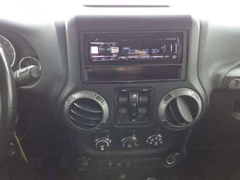 Used 2015 Jeep Wrangler Unlimited Sport w/ Quick Order Package 24S image 23