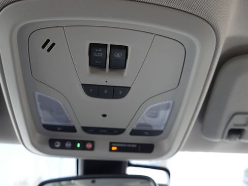 Used 2018 Chevrolet Impala Premier w/ Premier Confidence Package image 24