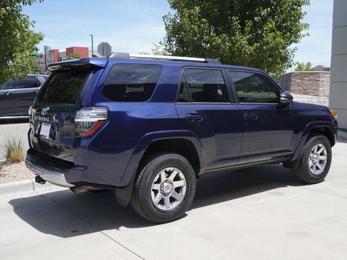 Used 2015 Toyota 4Runner Trail Premium AWD/4WD image 4
