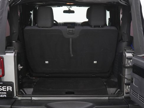 Used 2018 Jeep Wrangler Sport image 9