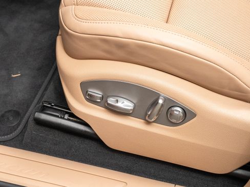 Certified 2026 Porsche Macan AWD/4WD image 27