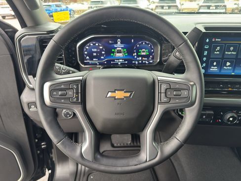 Used 2025 Chevrolet Silverado 1500 LT image 13