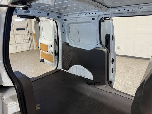 Used 2022 Ford Transit Connect XL image 25
